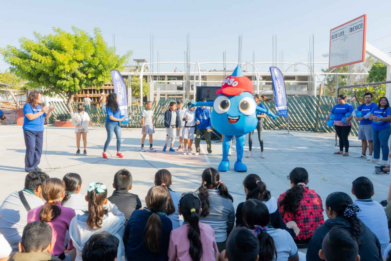 Caravana de Gogo llega a la Primaria 21 de Marzo Caravana de Gogo llega a la Primaria 21 de Marzo