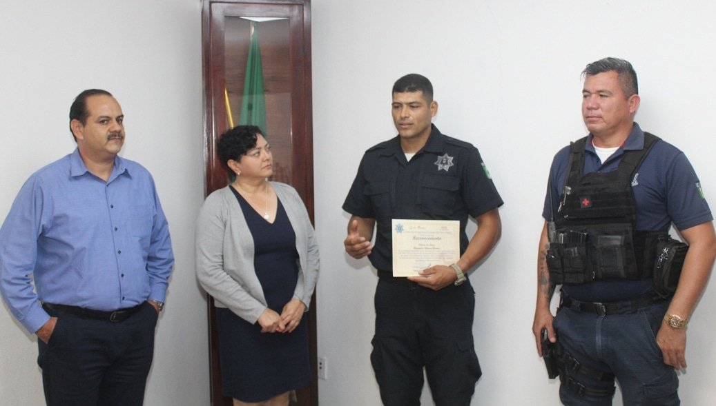 Oficial y regidores.