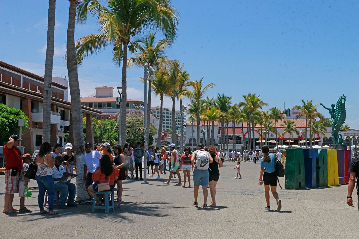 Ingresaron más de 24 millones de dólares a México por visitantes internacionales en 2022