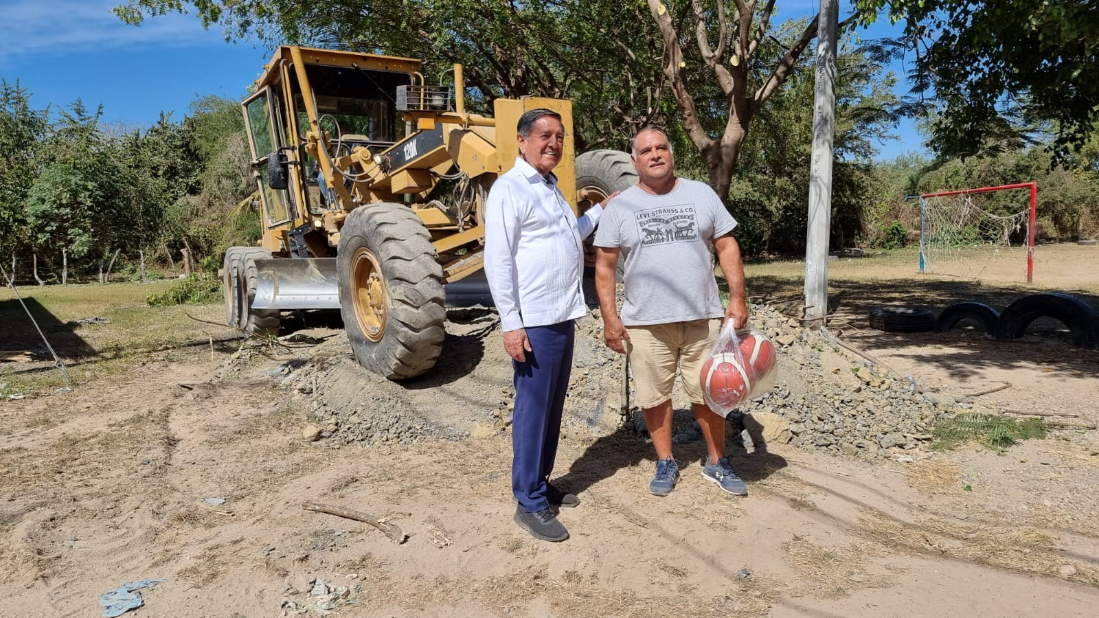 Beneficia el Profe Michel a más de 100 familias en la colonia Niños Héroes 1 colonia Niños Héroes