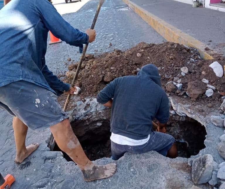 Atiende SEAPAL ruptura del subcolector Juárez