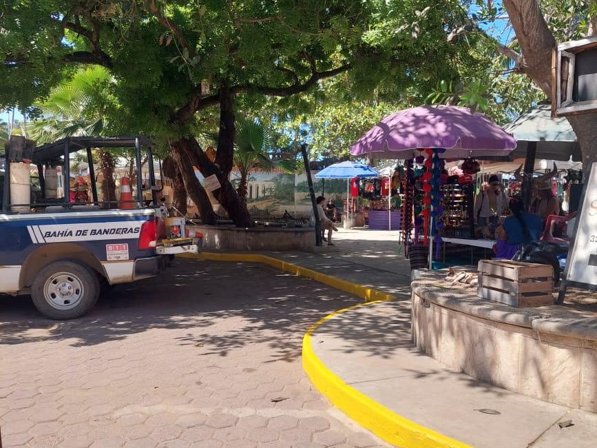 Trabaja Tránsito Municipal en la señalización vehicular en San Pancho 1 señalización