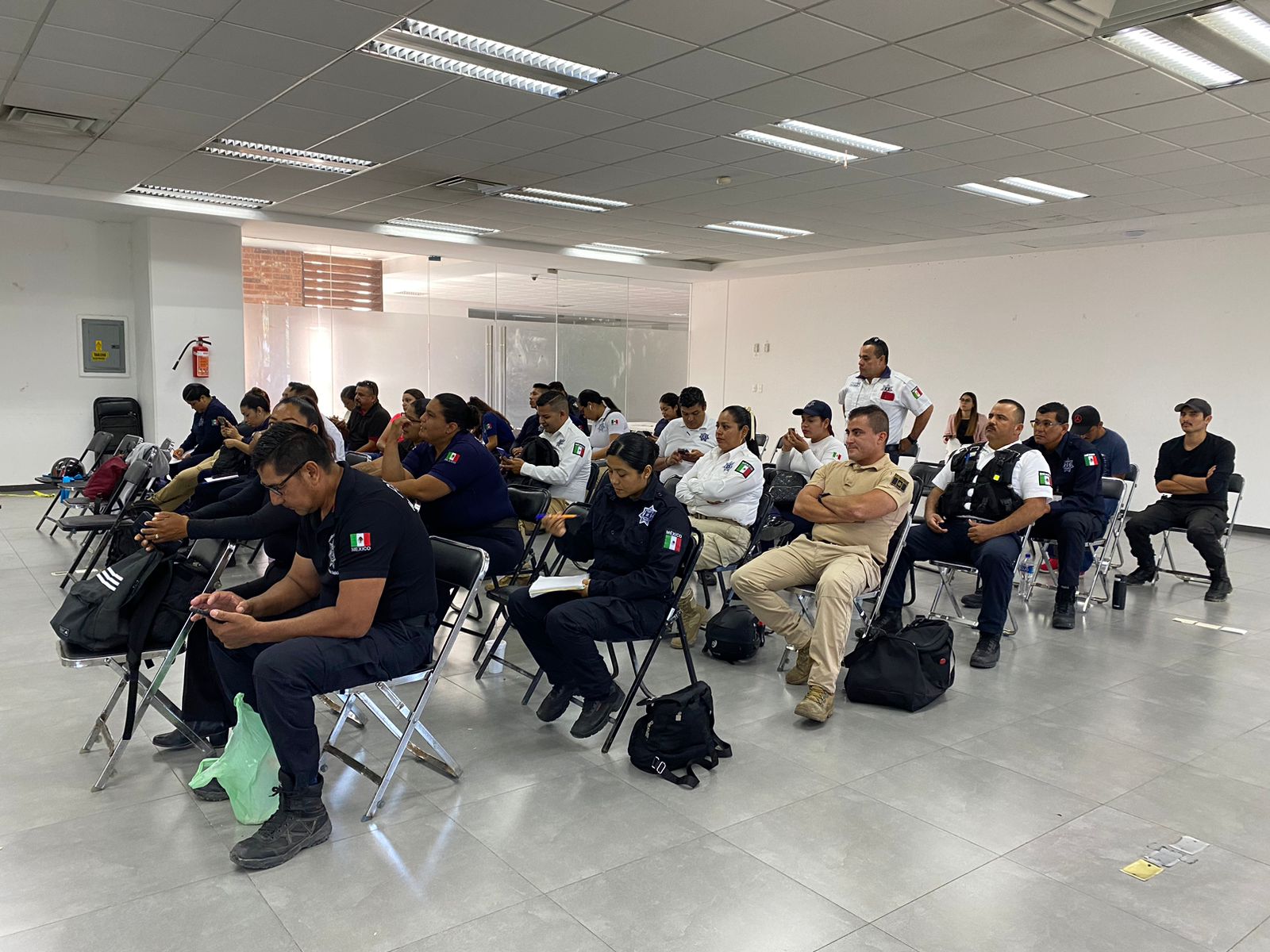 Oficiales recibieron curso de recolección y preservación de indicios