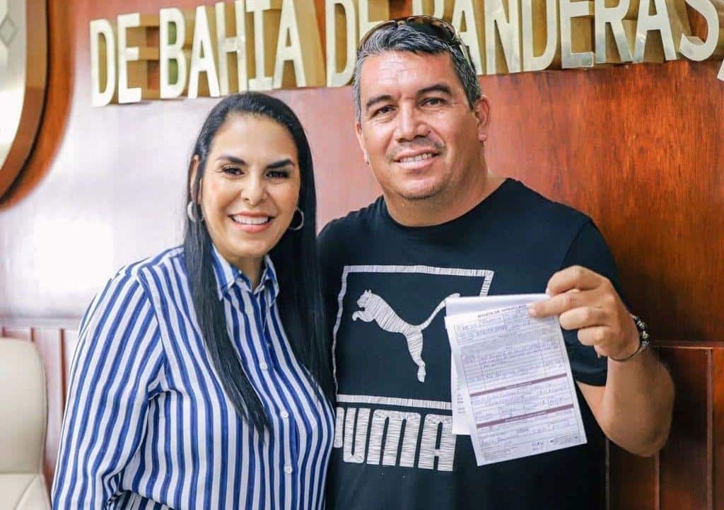 Mirtha Villalvazo brinda atención ciudadana para dar pronta solución a la población