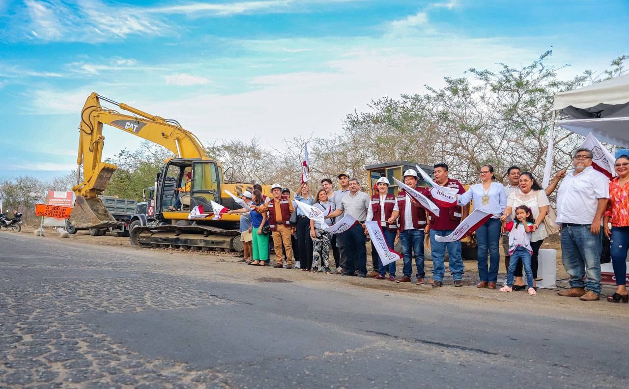 Arranca la construcción de la Carretera de la Cruz de Huanacaxtle Arranca la construcción de la Carretera de la Cruz de Huanacaxtle