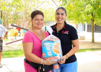 Entrega despensas y enceres domésticos a familias de Bahía de Banderas