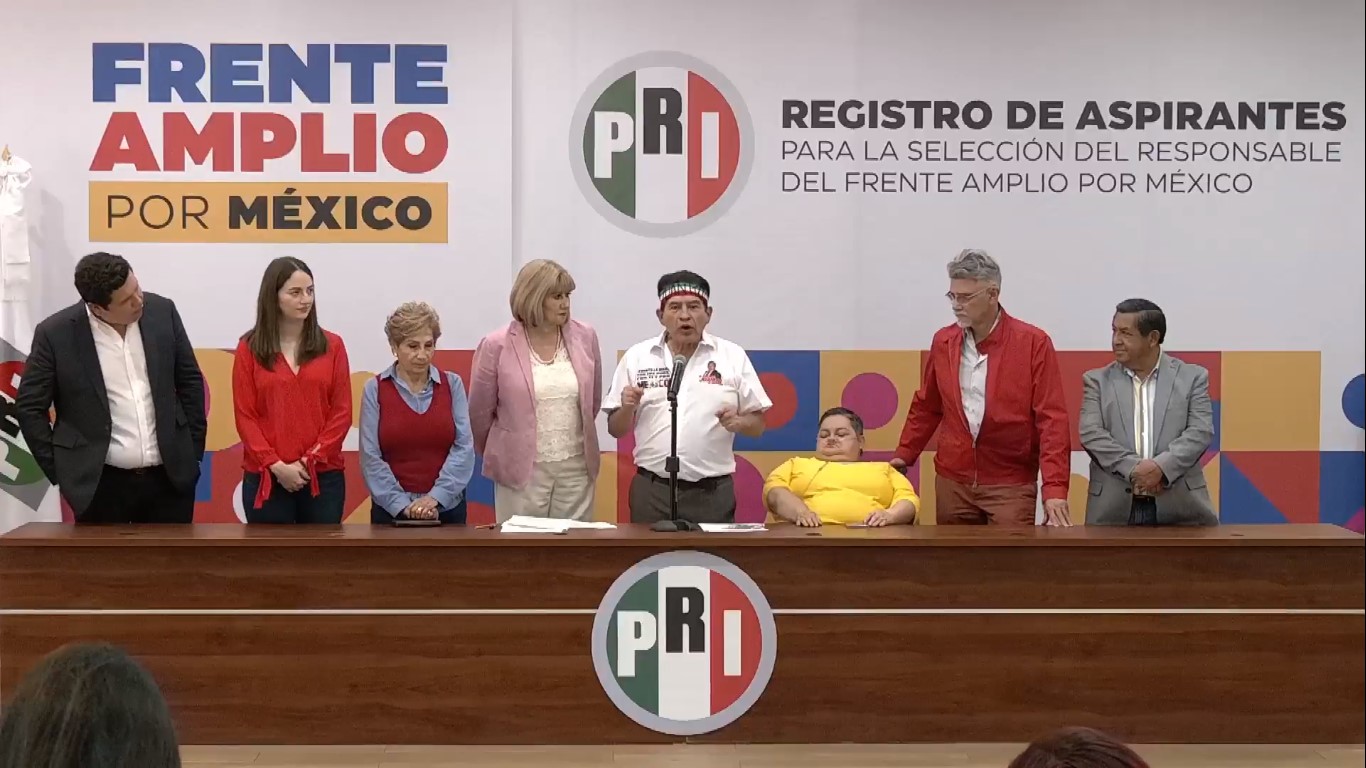 Inundan aspirantes en Frente Amplio: Joven se registra, tunde a la alianza y lo interrumpen Inundan aspirantes en Frente Amplio: Joven se registra, tunde a la alianza y lo interrumpen