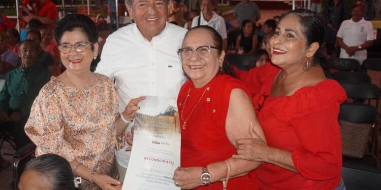 Homenaje a los Fundadores de Las Mojoneras: Reconocimiento a la Historia de Vallarta Homenaje a los Fundadores de Las Mojoneras: Reconocimiento a la Historia de Vallarta