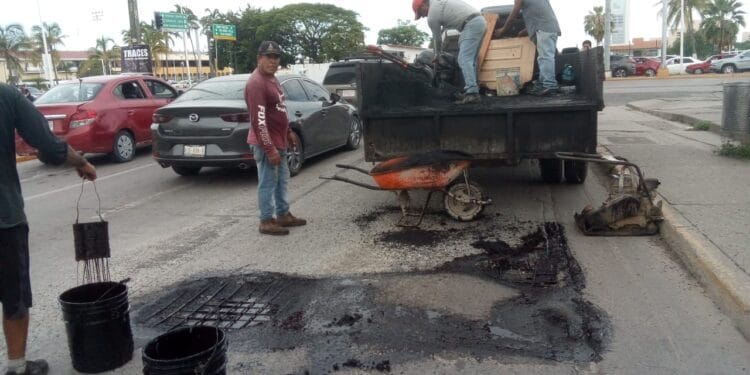 Obras Públicas trabaja intensamente para rehabilitar vialidades afectadas por las lluvias