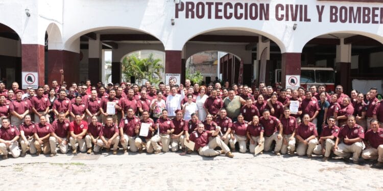 Reconocimientos y gratitud en el Día Nacional del Bombero en Puerto Vallarta