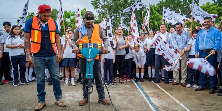 Inauguran en Vallarta nuevos domos para fortalecer escuelas