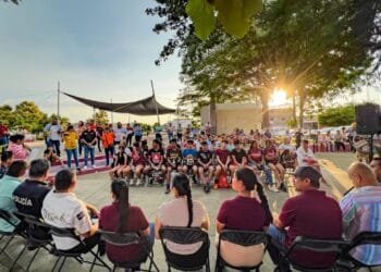 Vecinos de Altavela agradecen mejoras en Encuentro Ciudadano