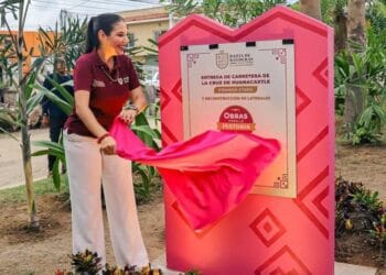 Villalvazo cumple: Entrega primera etapa de la Carretera en La Cruz de Huanacaxtle