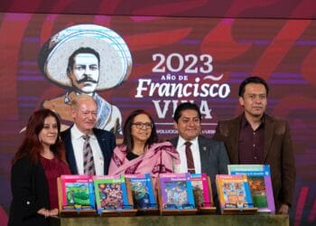 Editoriales españolas financian campaña sucia contra los libros de texto