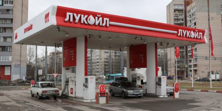 Rusos venderán gasolina en México Rusos venderán gasolina en México