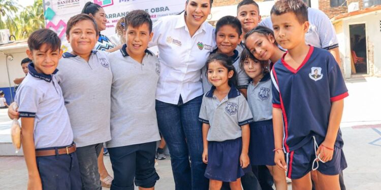 «Qué Bonita Mi Escuelita»: Villalvazo inicia programa de mejoramiento escolar