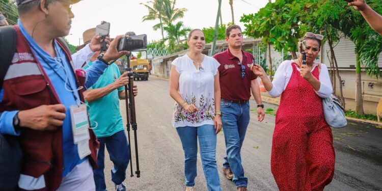 Mirtha Villalvazo supervisa avance de la nueva Avenida José Ponce en San José del Valle