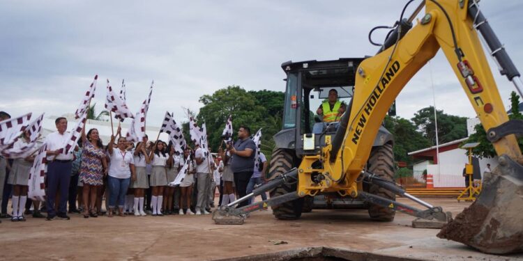 Inversión en educación: Nuevo domo para escuela secundaria en Puerto Vallarta Inversión en educación: Nuevo domo para escuela secundaria en Puerto Vallarta