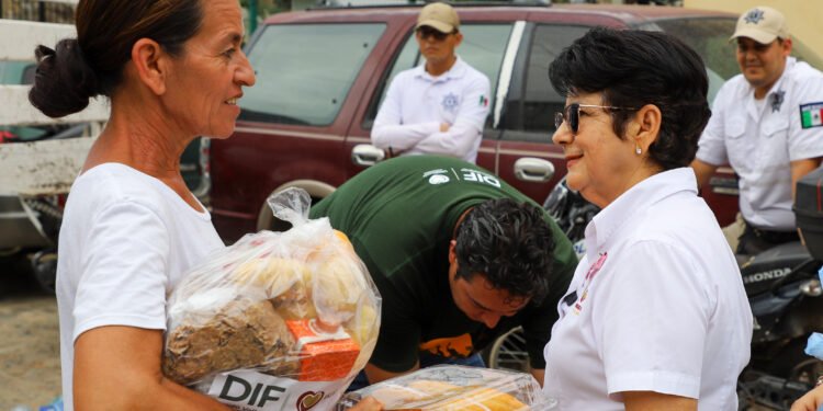 DIF Vallarta extiende solidaridad a damnificados de Boca de Tomatlán