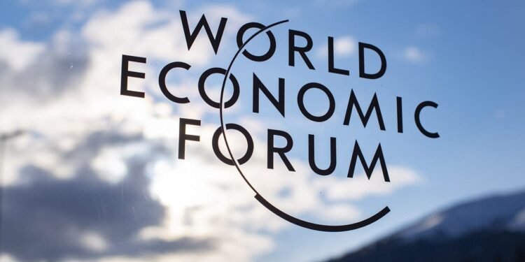 Científico del  Foro Económico Mundial dice que una ‘dictadura global fuerte’ debe despoblar el mundo en un 86%