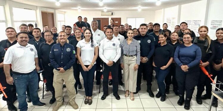 Villalvazo visita a los futuros Policías Municipales de Bahía de Banderas Villalvazo visita a los futuros Policías Municipales de Bahía de Banderas