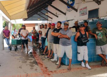 Programa «Tiempo de Ayudar» llega a los ostioneros y pescadores de Bahía de Banderas