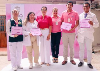 Bahía de Banderas conmemora el Día Internacional de la Lucha Contra el Cáncer de Mama