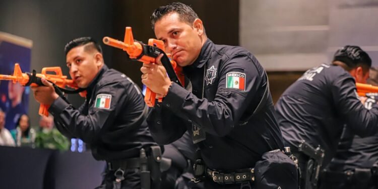 Bahía de Banderas gradúa a 56 cadetes para fortalecer su Policía Municipal