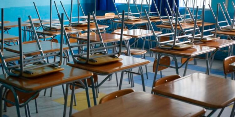 La SEP de Nayarit pretende suspender las clases toda la semana: escuelas se rebelan