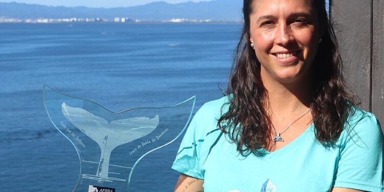 Destaca AEBBA la disciplina deportiva y liderazgo natural de Stephanie Montero