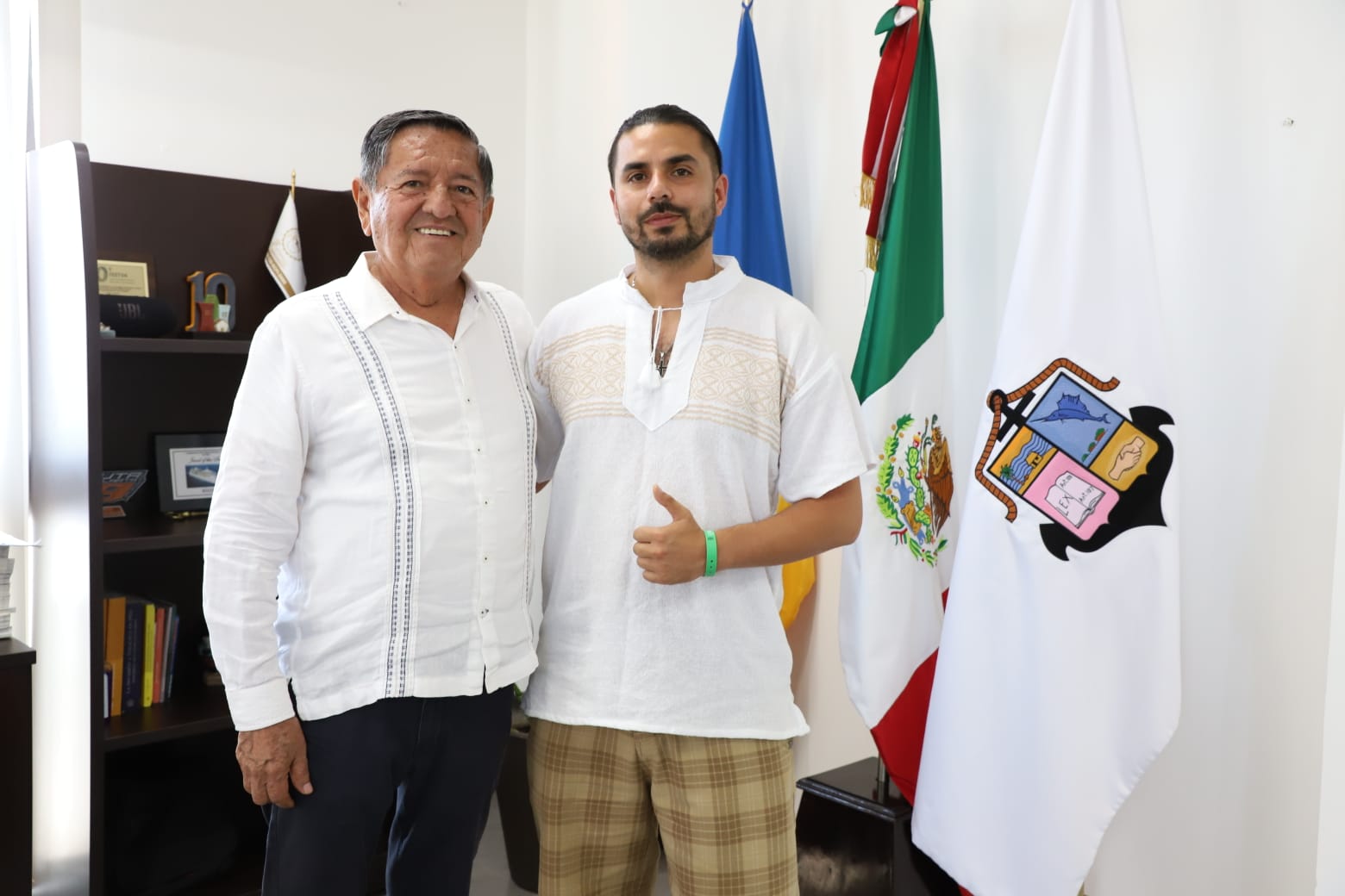 Donación de medicamentos beneficia al consultorio de Boca de Tomatlán 1 medicamentos