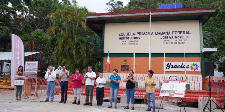 Profe Michel da inicio a la construcción de un nuevo domo escolar en la Colonia Buenos Aires Profe Michel da inicio a la construcción de un nuevo domo escolar en la Colonia Buenos Aires