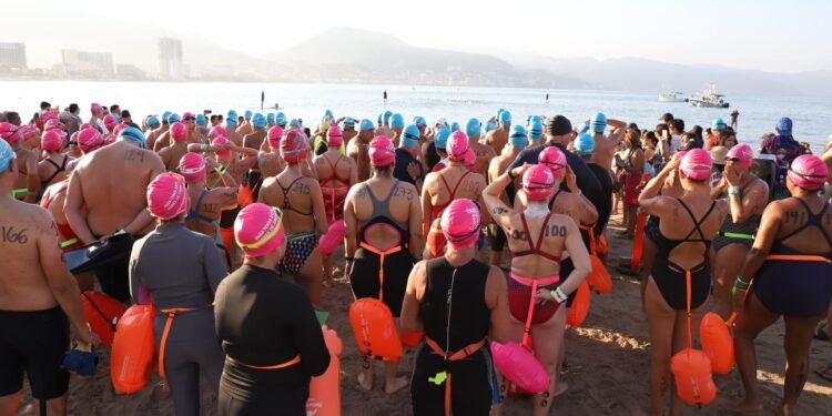 Gran celebración en la primera edición del evento de Aguas Abiertas ‘Cruce Vallarta’