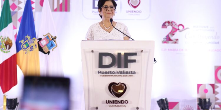Presenta Chuyita López segundo informe del DIF Vallarta