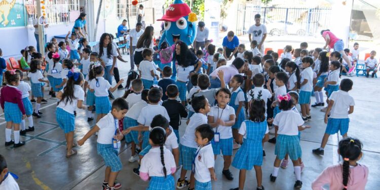 SEAPAL transforma niños en Guardianes del Agua con su Caravana Educativa SEAPAL transforma niños en Guardianes del Agua con su Caravana Educativa