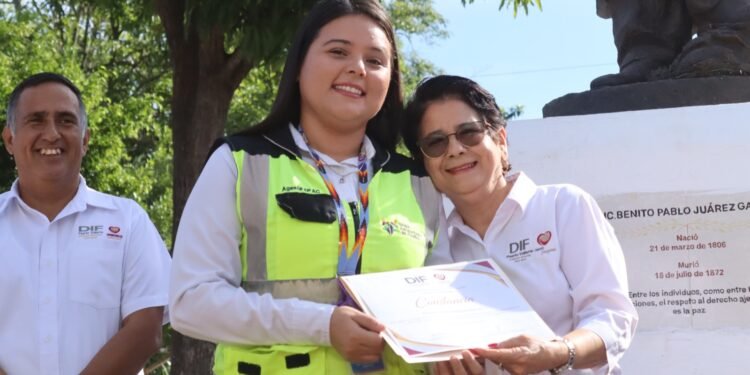 DIF Puerto Vallarta homenajea a Benito Juárez y promueve derechos de personas sordas