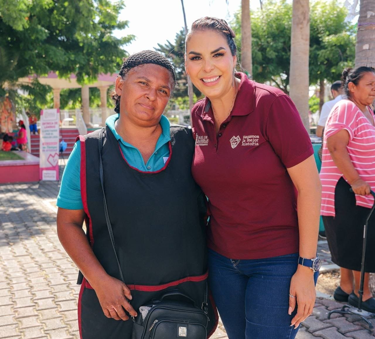 Bahía de Banderas entrega láminas a damnificados por el Huracán Lidia 1 láminas