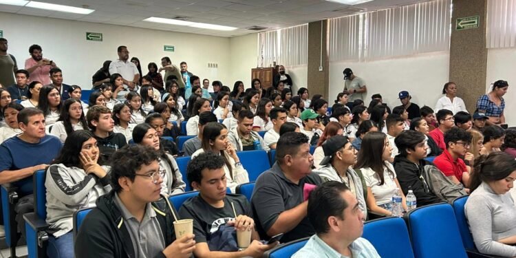 Prevención del VIH, retos y compromisos con la juventud vallartense