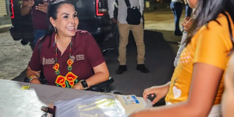 Mirtha Villalvazo atiende a la comunidad de La Aurora y compromete acciones Mirtha Villalvazo atiende a la comunidad de La Aurora y compromete acciones