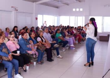 Celebración y concientización en el DIF Vallarta por el Día Internacional de la Mujer
