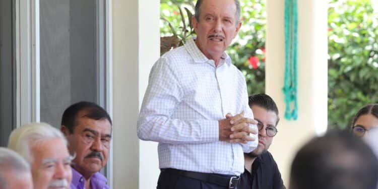 «Vamos a ganar»: Ex alcaldes respaldan la candidatura de Jaime Cuevas