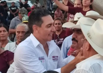 VIDEOS, IMÁGENES: Miles de vecinos en el cierre de campaña de Héctor Santana VIDEOS, IMÁGENES: Miles de vecinos en el cierre de campaña de Héctor Santana