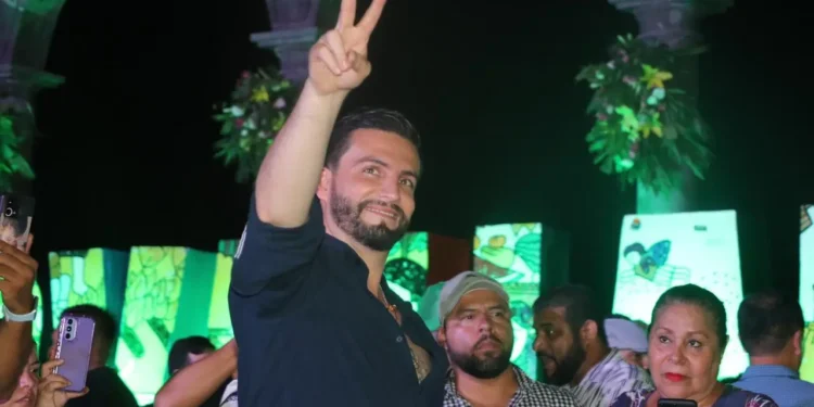 GALERÍA DE IMÁGENES: Amplia victoria de Luis Munguía en Puerto Vallarta por un 40 por ciento