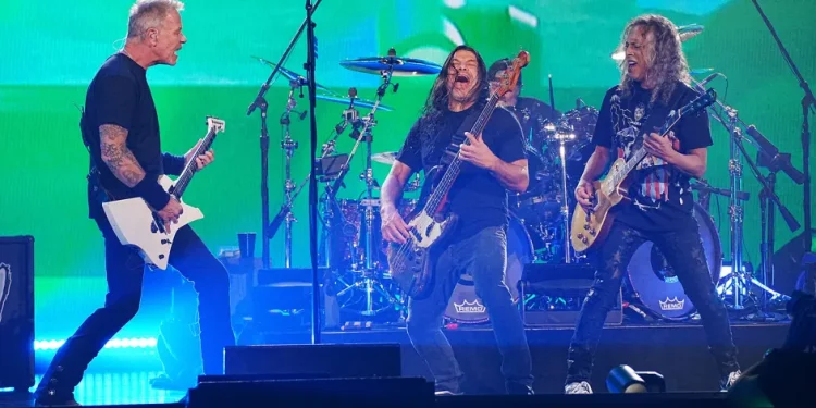 Metallica interpreta ‘La Chona’ de Los Tucanes de Tijuana y conquista concierto en CDMX