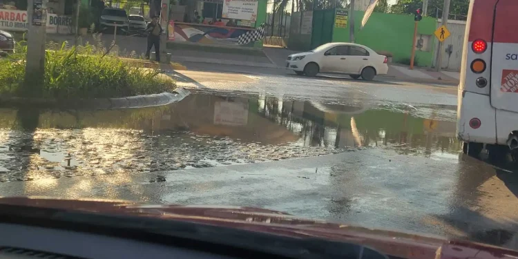 Vecinos de Los Lagos denuncian inundaciones y escarchamientos en su única entrada