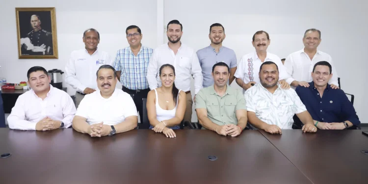 Luis Munguía priorizará la obra pública en Puerto Vallarta Luis Munguía priorizará la obra pública en Puerto Vallarta