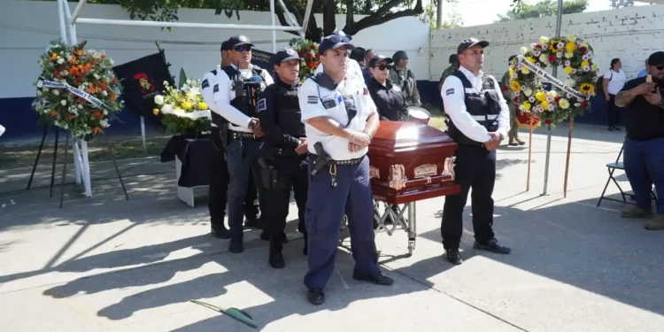 Homenajean con honores al Oficial Jonathan Díaz Rodríguez