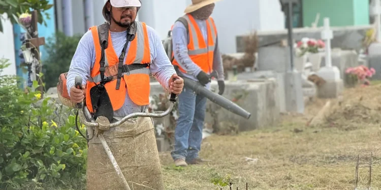 Rehabilitarán panteones en Bahía de Banderas para Día de Muertos Rehabilitarán panteones en Bahía de Banderas para Día de Muertos