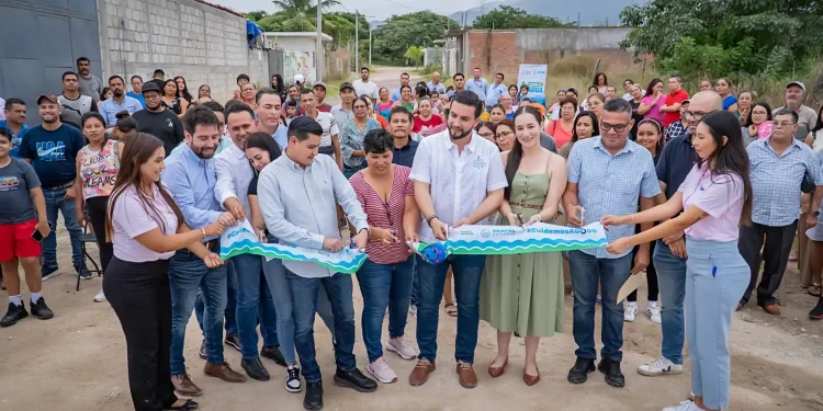 Se entrega la primera obra de SEAPAL en Los Lagos para mejorar el drenaje sanitario