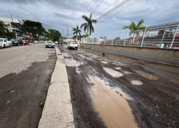 Repavimentan con concreto dos vialidades estratégicas de Las Juntas